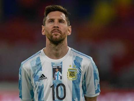 מראדונה ריחף מעליו (GETTY)