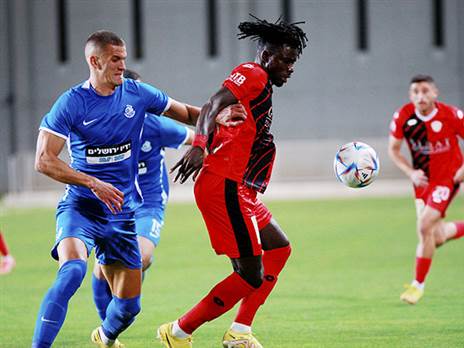 "מתחילים לשחק, רק אחרי שהפסדנו". שחקני חדרה (צילום: קובי אליהו)