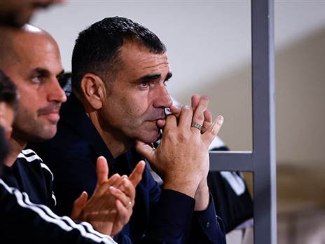 יוצא לדרך חדשה עם הקהל. קורצקי (מאור אלקסלסי)