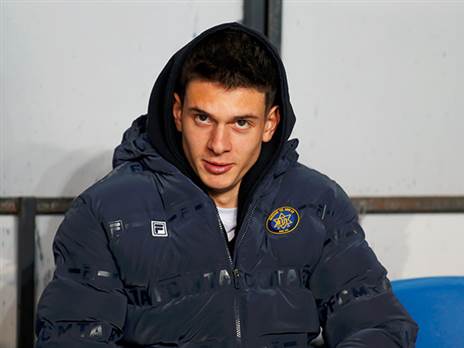 יקבל דקות בכורה (אלן שיבר)