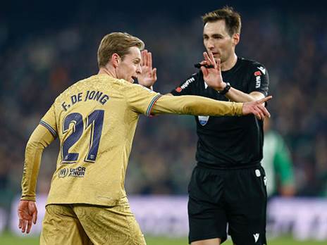 שופטים באדום-כחול? (Getty)