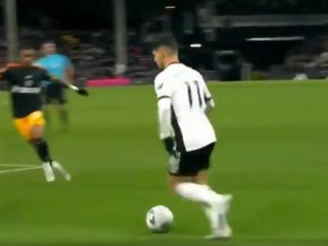 סולומון קיבל את הכדור באגף