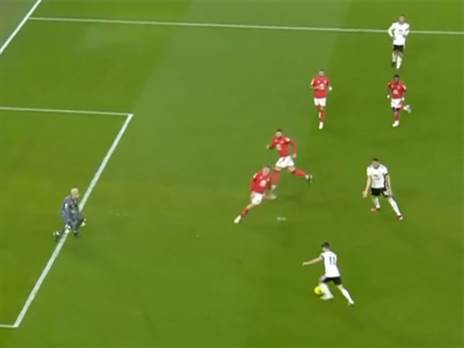 עמדת הכיבוש של סולומון מול נוטינגהאם פורסט