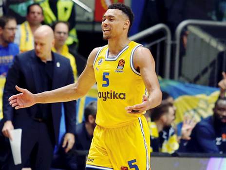 "קשה לעצור שני גארדים דומיננטיים" (אלן שיבר)