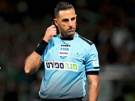 ישפוט ב-VAR. ריינשרייבר (צילום: אלן שיבר)