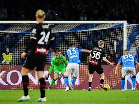 אלכסיס סלמאקרס. מועמד לשער העונה (GETTY)