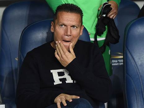 בכוכב האדום משדרים עסקים כרגיל (אלן שיבר)