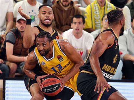 הורחק מהמשחק (GETTY)