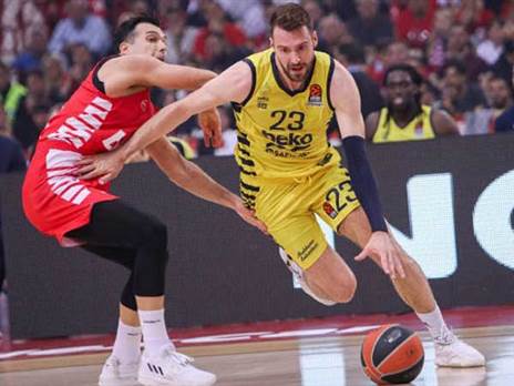 עשה מה שהוא יכול כדי להשאיר את קבוצתו במשחק. גודוריץ' (GETTY)