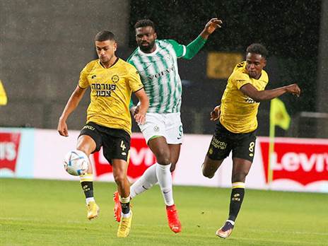 שלמה. הפך לשחקן המוביל בהגנה של נתניה (ברני ארדוב)