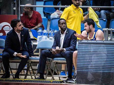 שינויים בצהוב (עודד קרני)