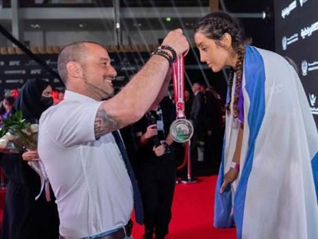 זוכת מדליית הכסף. קמרי (איגוד ה-MMA הישראלי)