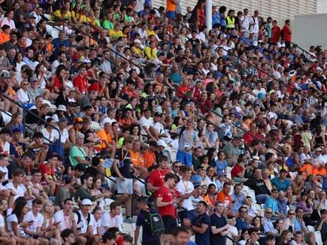 היציע מלא בירושלים | צילום: גלעד קוולרצ'יק