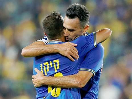 זהבי וקיקו. במכבי ת"א מחזיקים אצבעות (צילום: אלן שיבר)