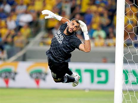 צפוי לפתוח בין הקורות. משפתי (אלן שיבר)