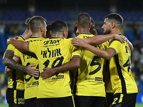 חזרה לעצמה. מכבי נתניה אחרי ה-1:4 מול הפועל פ"ת (צילום: ברני ארדוב)