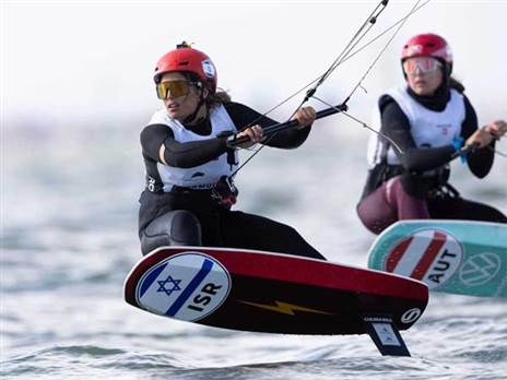 עלתה לשיוטי המדליות (באדיבות Mark Lloyd)