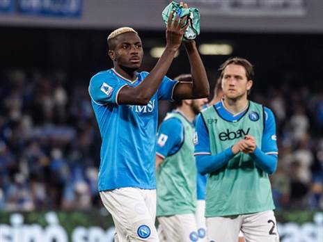 ויקטור אוסימן. יאריך חוזה בנאפולי? (GETTY)