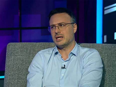 סיפק רמז ראשון. פדרמן אצל שי האוזמן