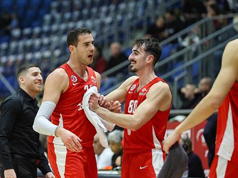 “חייבת לנצח“ (לירון מולדובן)