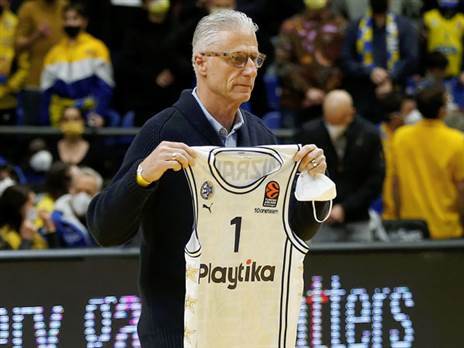 אגדת מועדון (אלן שיבר)