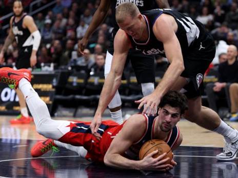 דני אבדיה. נלחם על כל כדור (Patrick Smith/Getty Images)