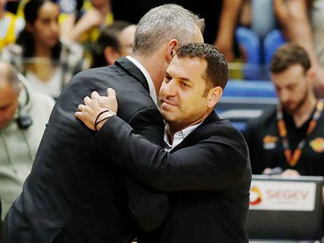 עודד קטש ויונתן אלון. הפעם, מכבי ת“א יצאה כמנצחת (אלן שיבר)