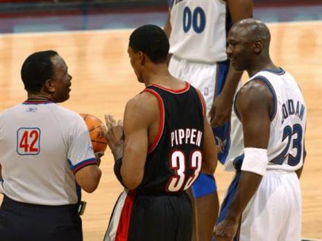 העולם הסתובב לכיוון הזה (Mitchell Layton/NBAE via Getty Images)