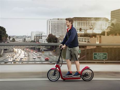 יש לזה מנוע חשמלי - זה צריך לוחית רישוי