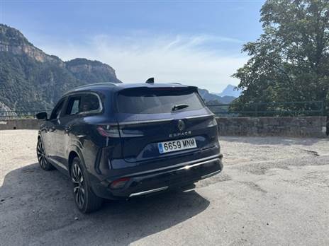 נראה טוב גם מאחור