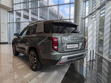 KGM טורס - כמעט D-SUV