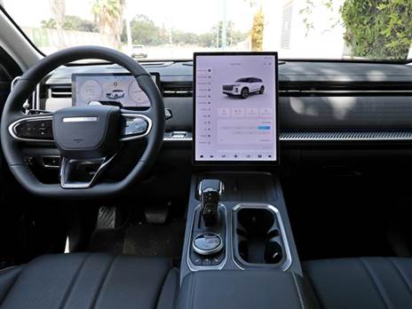 שילוב קשוח לאלגנטי ורשימת אבזור מכובדת