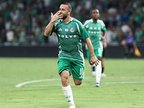 דיא סבע במחווה לג`ון סינה. מעריץ של WWE (דני מרון)