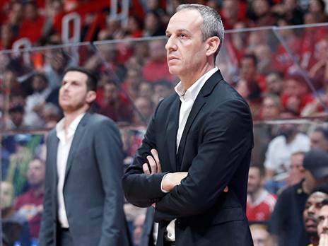 משתדל לא ליפול לתירוצים. קטש (אלן שיבר)