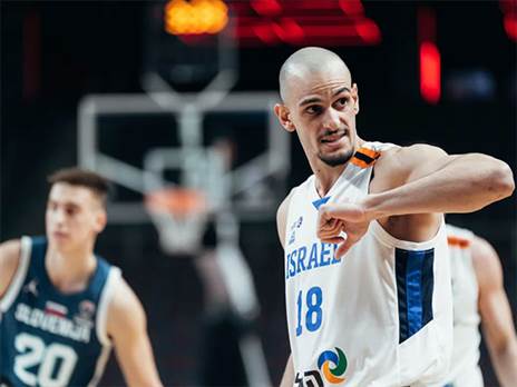 מאזן 1:5, בראש הבית (FIBA)