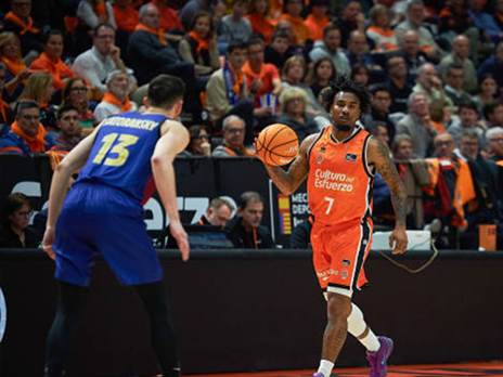 מסתכל על ברצלונה מלמעלה. כריס ג`ונס (GETTY)