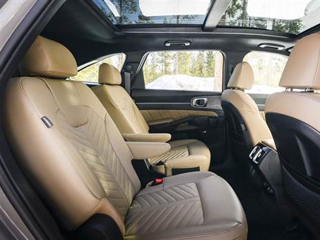 עם 6 מושבים בלבד, אבל היי, יש כיסאות קפטן