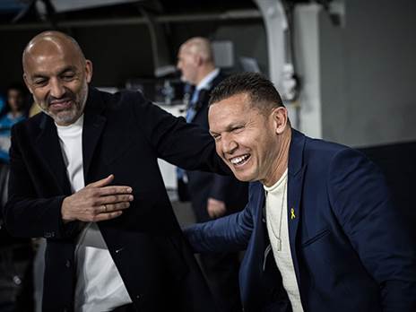 בכר עם לאזטיץ`. הצהובים התרחקו (אלן שיבר)