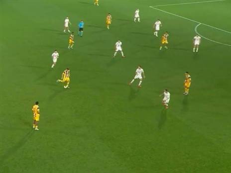 הבלם מצא את כריסטיאן בליץ`, וכאן החל רגע הקסם.