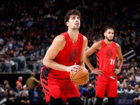 סקורר (Brian Sevald/NBAE via Getty Images)