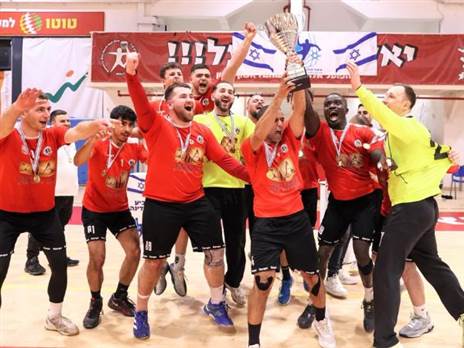 זכתה בתואר: 33:34 לערד בגמר גביע ברנר