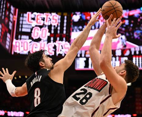 נכנס לתוך הפירמידה הצרה, התלולה והתובענית בספורט העולמי (Getty)