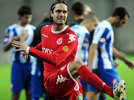 לא ישחק הערב, שולר (ברני ארדוב, וואלה)