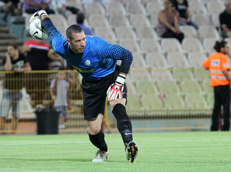 אופיר מרציאנו. אשדוד פייבוריטית? השוער דרוך (אלן שיבר)