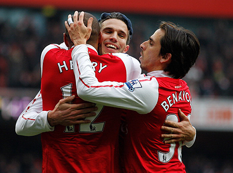 בניון עם החברים. יישאר או לא? (GETTYIMAGES)