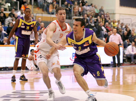 בן דוד מול מורן רוט. נשאר כתום (אלן שיבר)