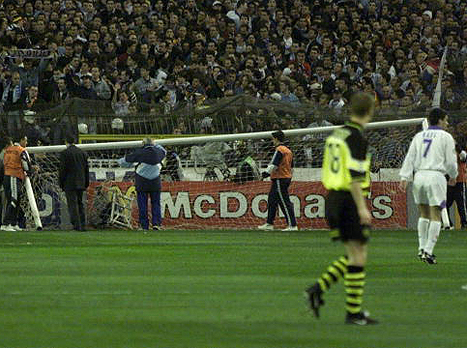 תזעיקו את המשאית. רגע הזוי בברנבאו (gettyimages)