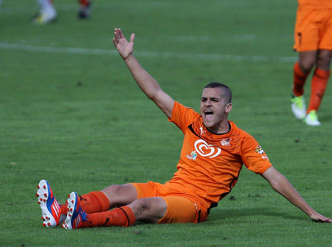 חוזר להרכב הפותח. אמיר עגייב (אלן שיבר)