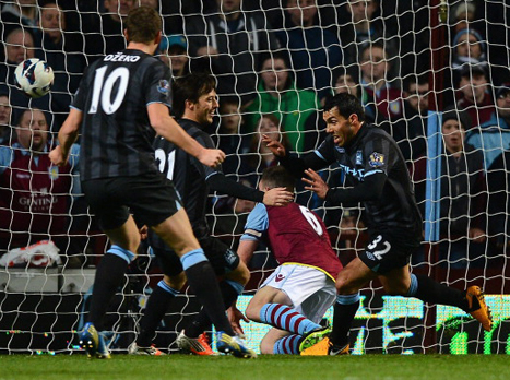 טבס מביא 3 נקודות לסיטי (GETTYIMAGES)