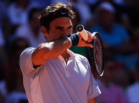 פדרר, לא מצליח להתרומם (GETTYIMAGES)